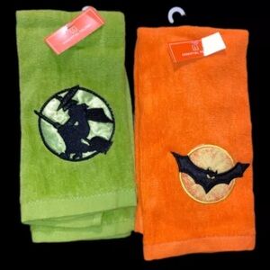 2 Halloween Witch Moon Bat Orange & Green embroidered Fingertip hand Towel New